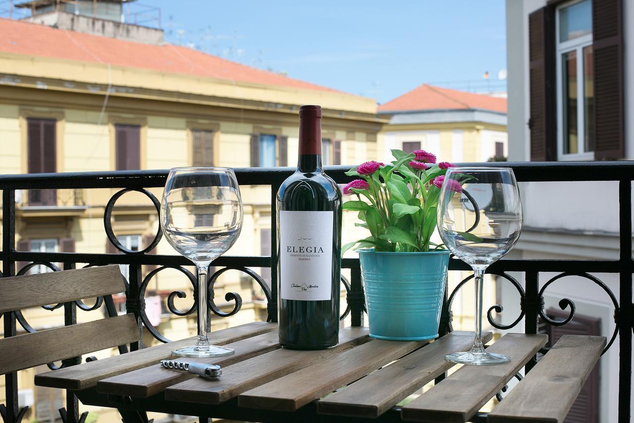President Suites Неаполь Экстерьер фото