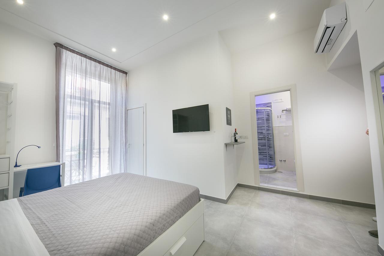 President Suites Неаполь Экстерьер фото